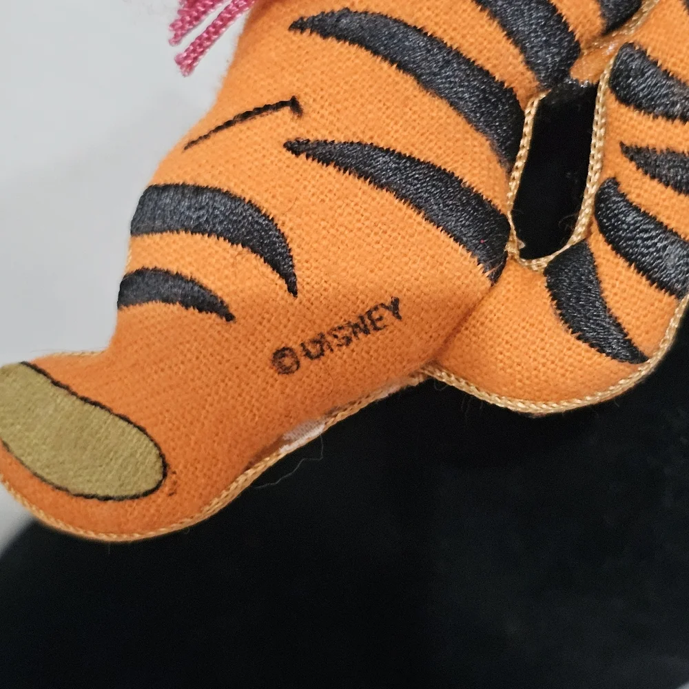 Disney Christmas Ornament Vintage Tigger delivers Gifts 🎁 Soft 2 sided L👀K